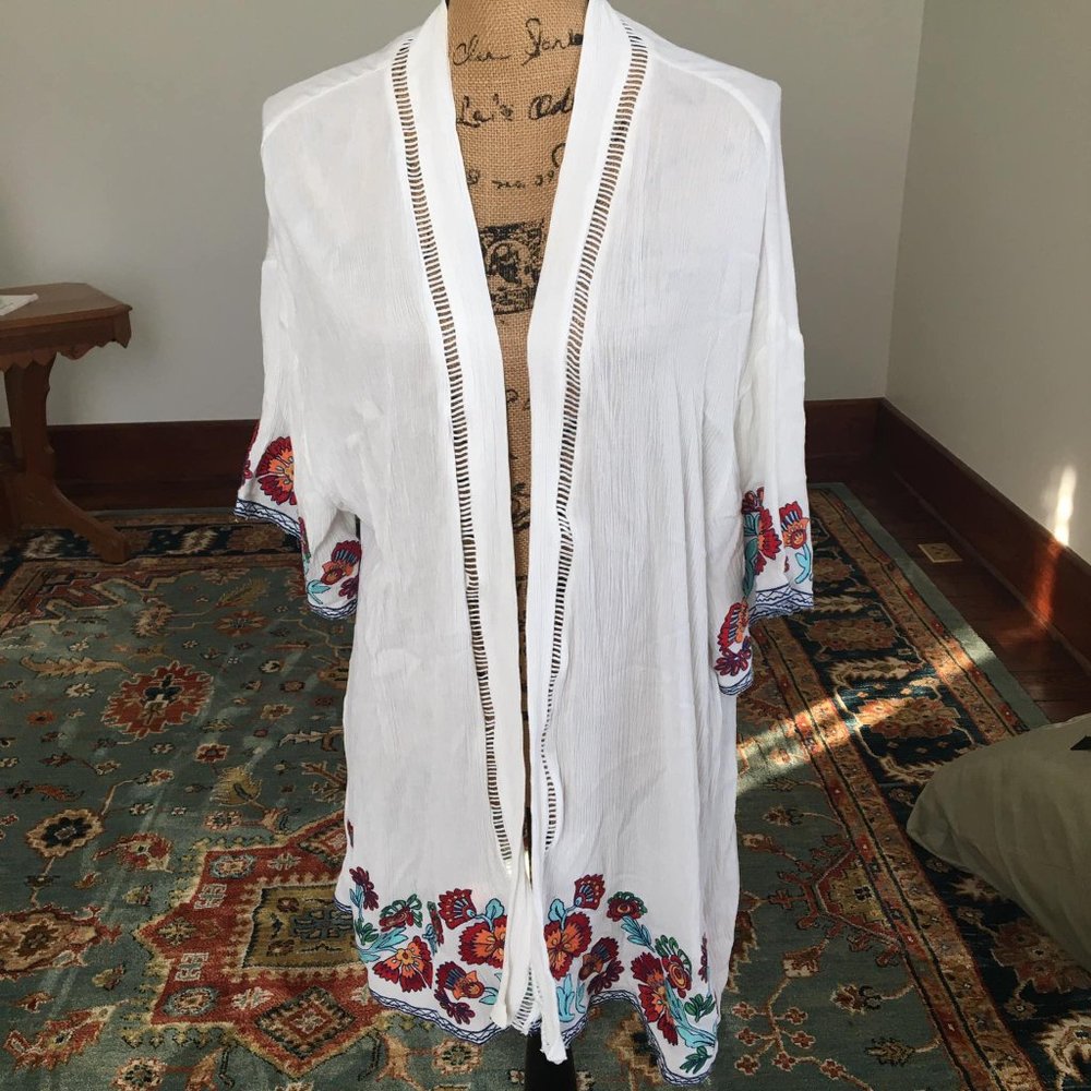 Forever 21 White Floral Embroidered Kimono